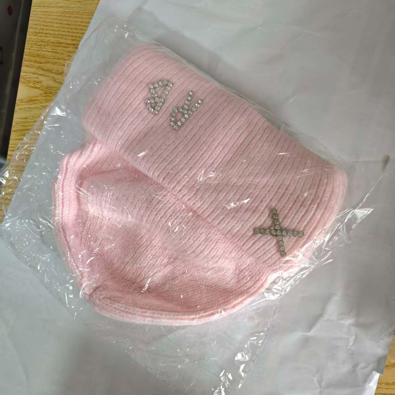 Niedliche, bestickte Mütze mit – Beanie Cuffed Knit Bewertung und Preis